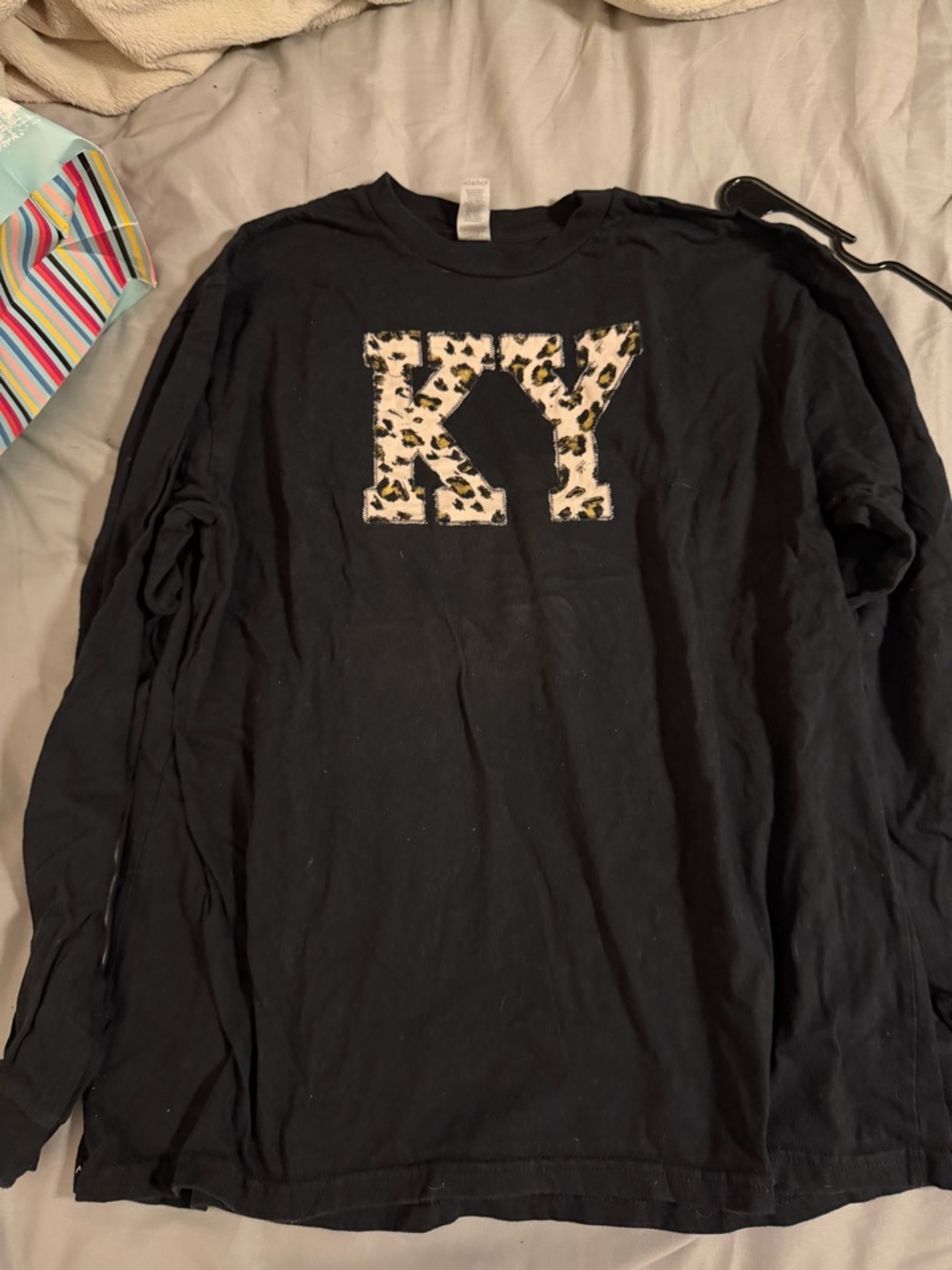 Long-Sleeve Shirt with Leopard KY Graphic